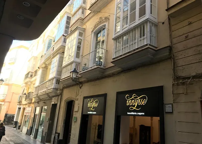 Precioso Con Patio Interior