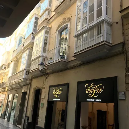 Precioso Con Patio Interior