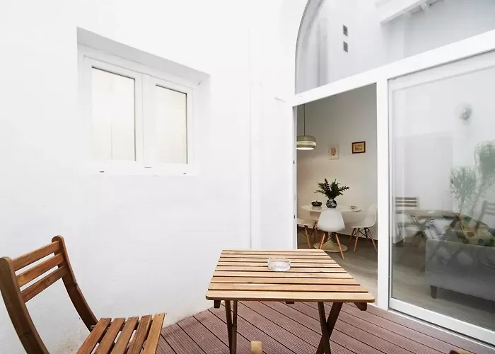 Precioso Con Patio Interior דירה