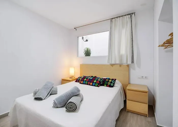 Precioso Con Patio Interior קדיז