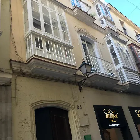 Precioso Con Patio Interior شقة