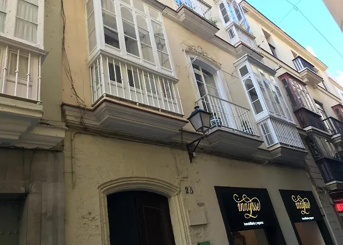 Precioso Con Patio Interior شقة